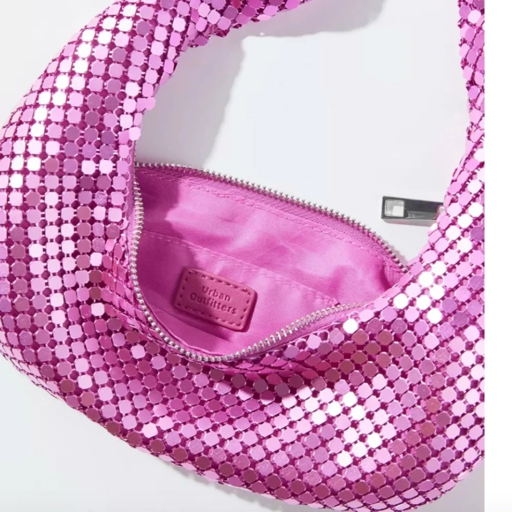 ⭐️ UO Chainmail Crescent Baguette Shine Shimmer Artsy Retro Y2K 2000 Bag Purse